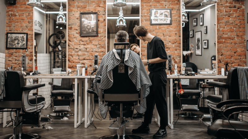 standar gaji karyawan barbershop